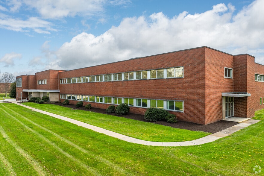 110 Innovation Blvd, Wilmington, DE for lease - Building Photo - Image 2 of 5