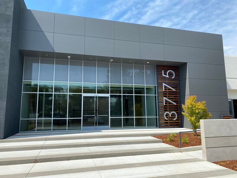 3775 N 1st St, San Jose, CA for lease - Primary Photo - Image 1 of 11