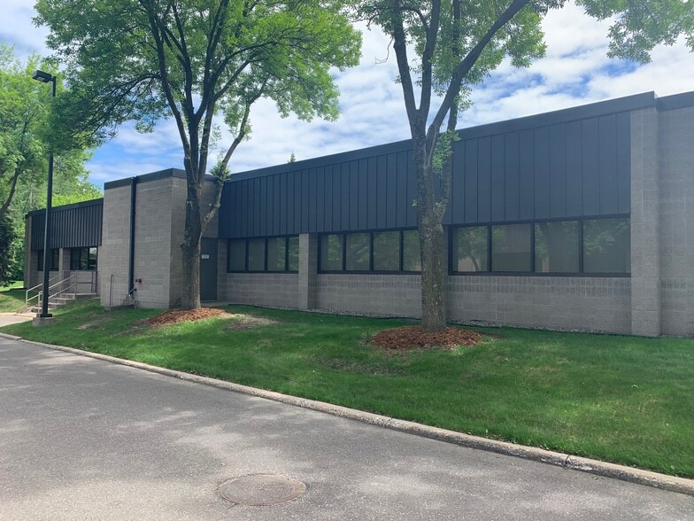 1545-1551 Livingston Ave, Saint Paul, MN for lease - Building Photo - Image 2 of 3