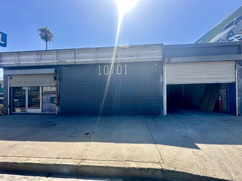 10701 San Fernando Rd, Pacoima, CA for lease - Building Photo - Image 2 of 14