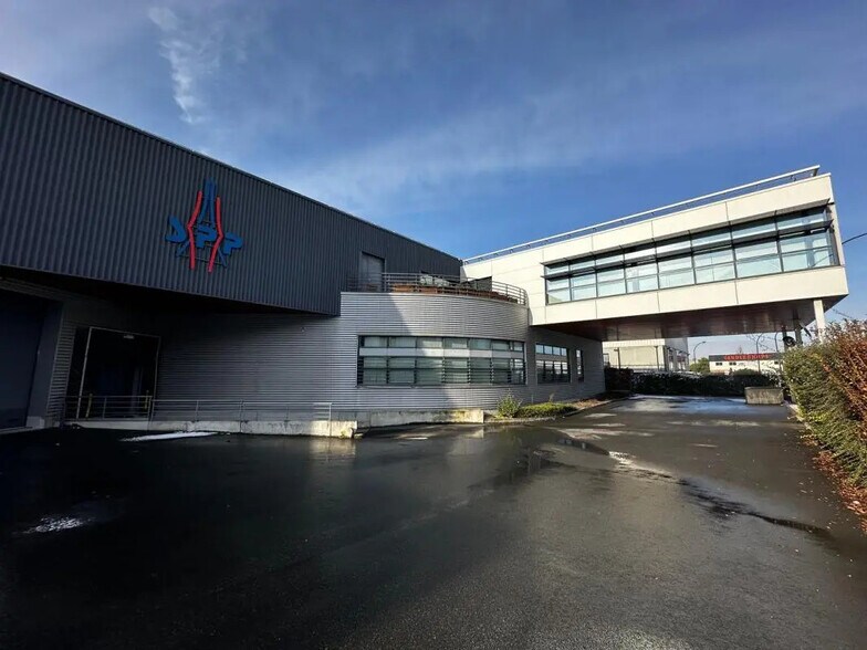 Industrial in Champigny-sur-Marne for lease - Building Photo - Image 2 of 2