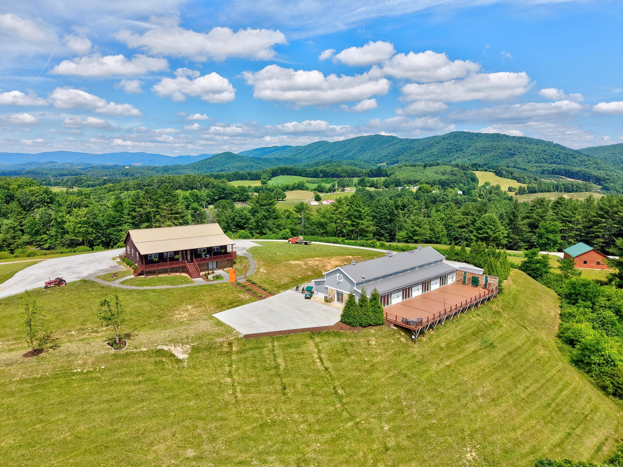 639 Wagon Wheel Rd, Elk Creek, VA for sale Primary Photo- Image 1 of 168