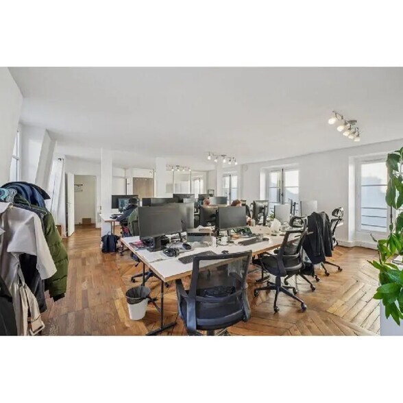 52 Rue De La Chaussee D'Antin, Paris for lease - Building Photo - Image 3 of 14
