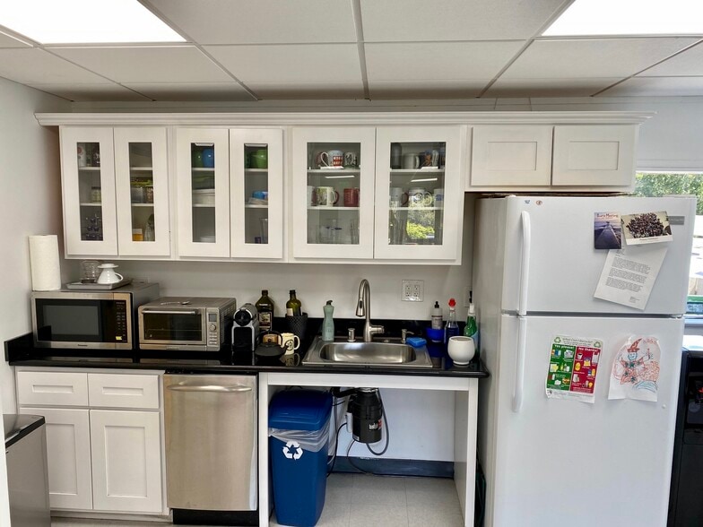 2181 Park Blvd, Palo Alto, CA for lease - Building Photo - Image 3 of 40