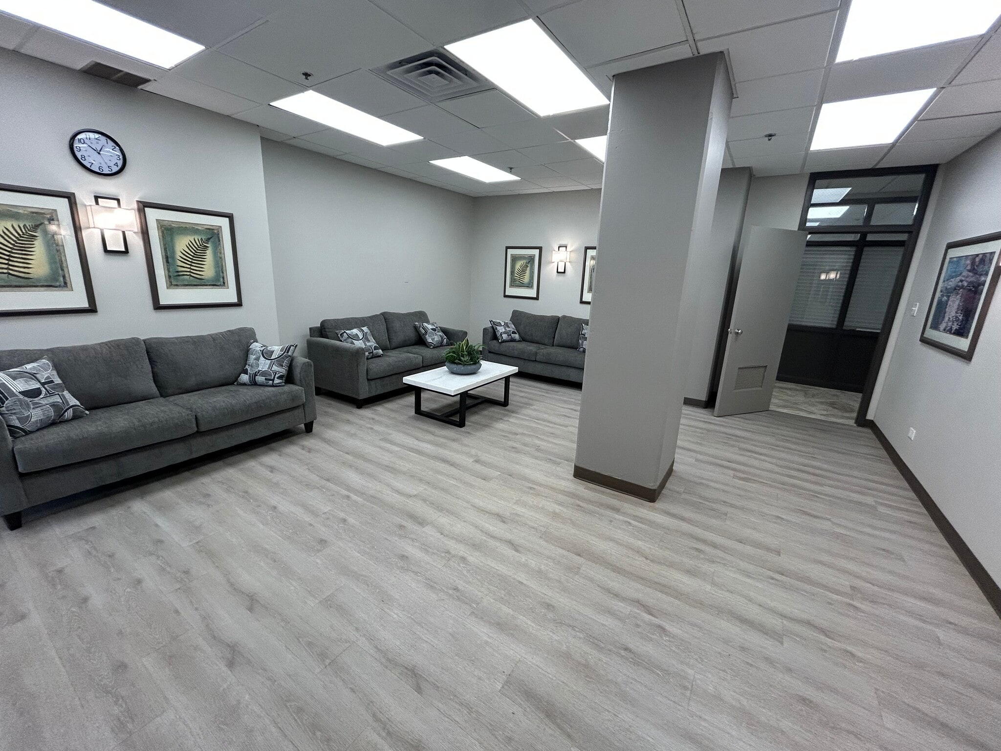 311 N Ottawa St, Joliet, IL for lease Interior Photo- Image 1 of 10