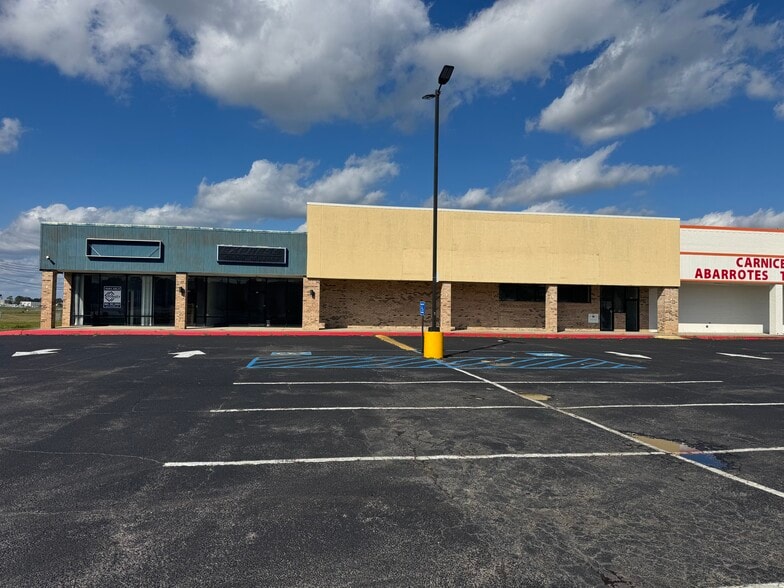 340-388 E Pass Rd, Gulfport, MS for lease - Building Photo - Image 2 of 3