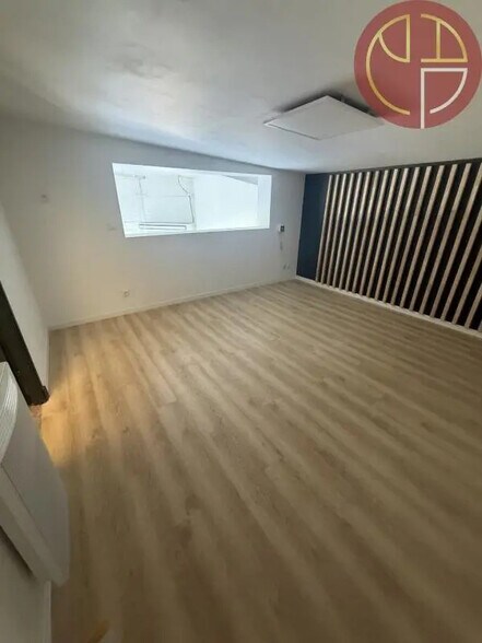 Retail in Saint-Orens-de-Gameville for lease - Interior Photo - Image 2 of 8