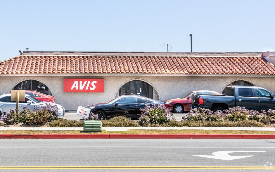 4200 Campus Dr, Newport Beach, CA à louer - Photo du bâtiment - Image 2 de 10
