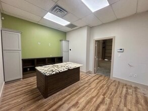623 W Front St, Hutto, TX for lease Interior Photo- Image 1 of 7