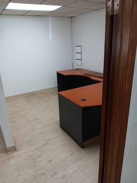 143 Midler Park Dr, Syracuse, NY à vendre - Photo du bâtiment - Image 3 de 6