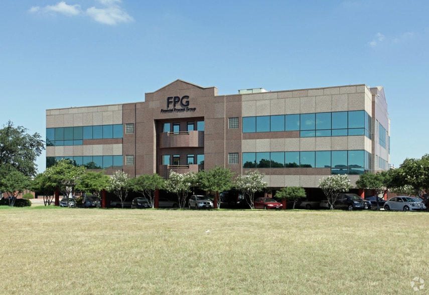 14990 Landmark Blvd, Addison, TX à louer - Photo du bâtiment - Image 3 de 4