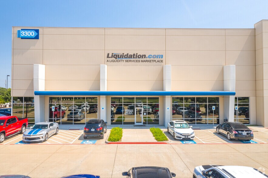 3300 Wood Dr, Garland, TX à louer - Photo du bâtiment - Image 2 de 5