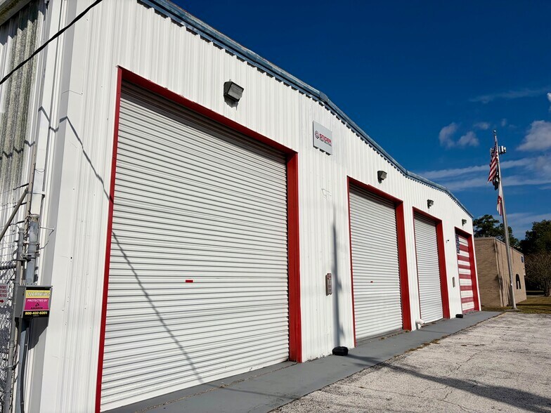 7443 Wilson Blvd, Jacksonville, FL à louer - Photo du bâtiment - Image 2 de 21