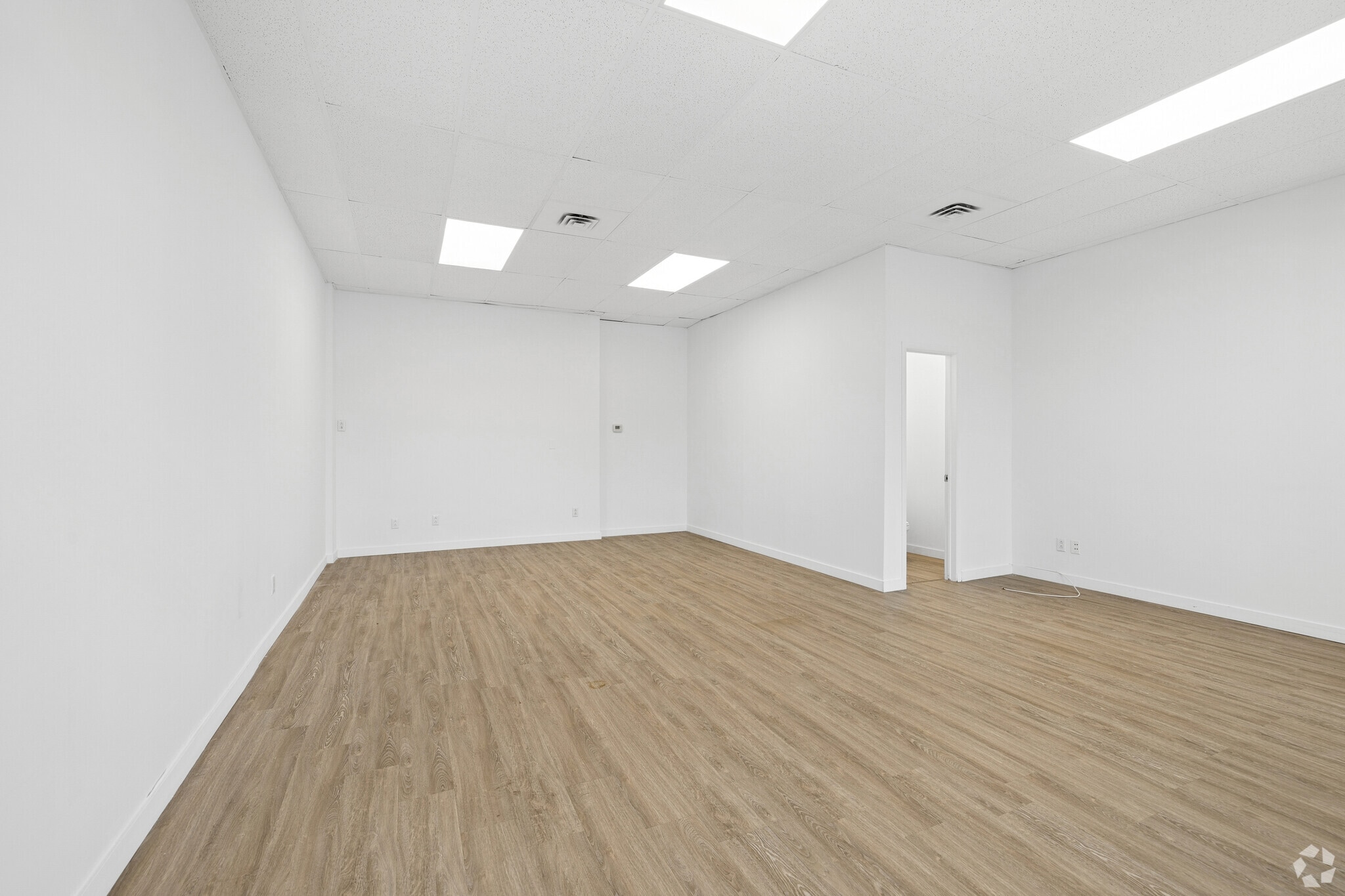 5333 Boul Laurier, Terrebonne, QC for lease Interior Photo- Image 1 of 3