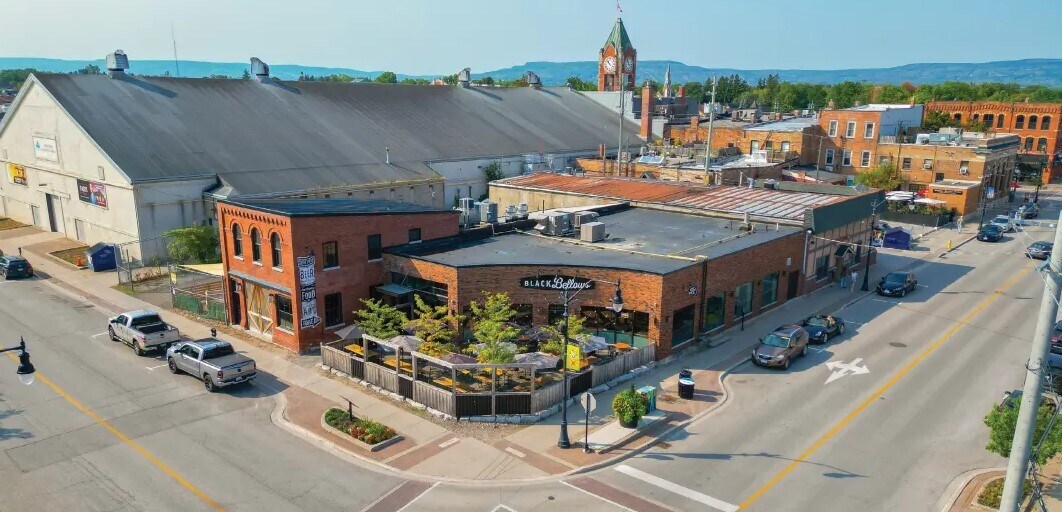 40 Simcoe St, Collingwood, ON à vendre Photo du bâtiment- Image 1 de 1