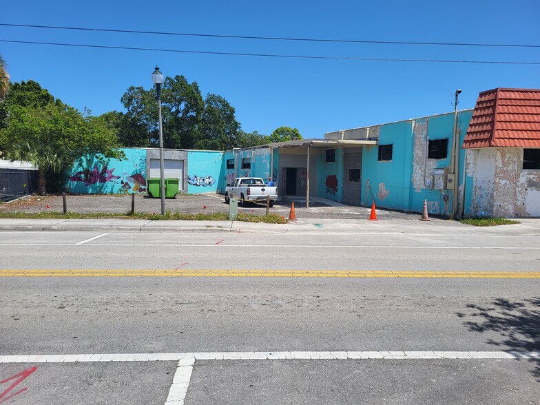 526 Avenue A, Fort Pierce, FL for sale - Building Photo - Image 2 of 2