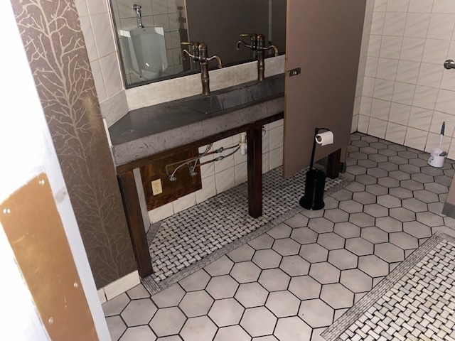 21445 Gumina Rd, Brookfield, WI à vendre - Photo du bâtiment - Image 2 de 86