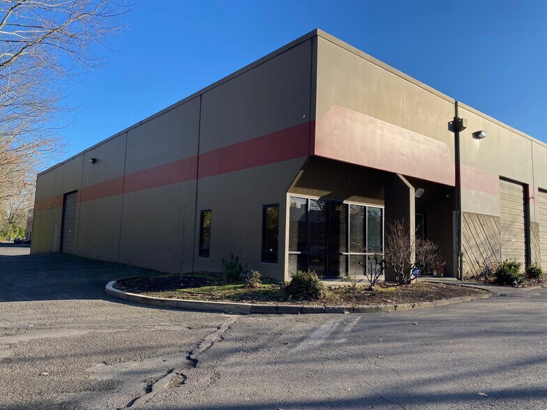 11717-11755 NE Marx St, Portland, OR à louer - Photo du bâtiment - Image 3 de 13