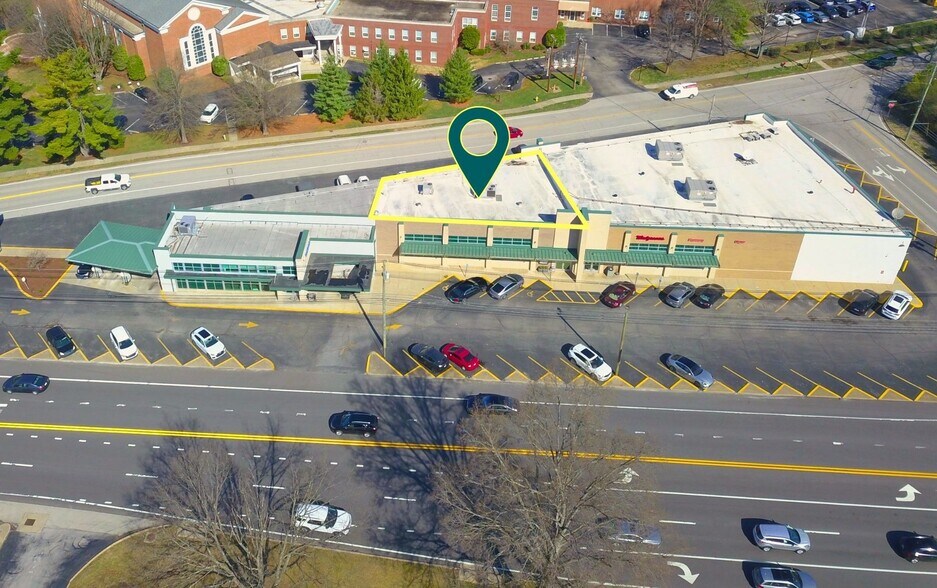 3801-3805 Brownsboro Rd, Louisville, KY à louer - Photo du bâtiment - Image 1 de 8