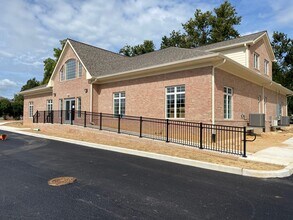 110 Lake Land Avenue, Dover, DE for lease Building Photo- Image 1 of 1
