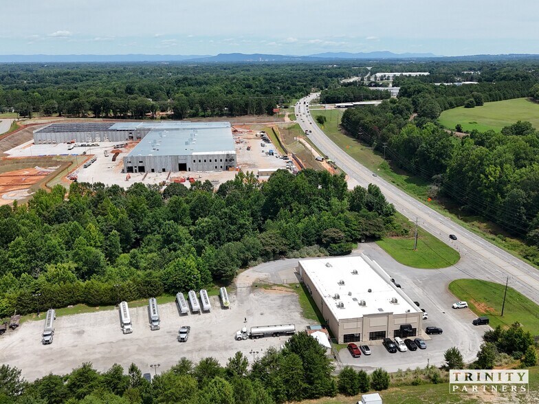 7108 Augusta Rd, Greenville, SC for lease - Building Photo - Image 2 of 3