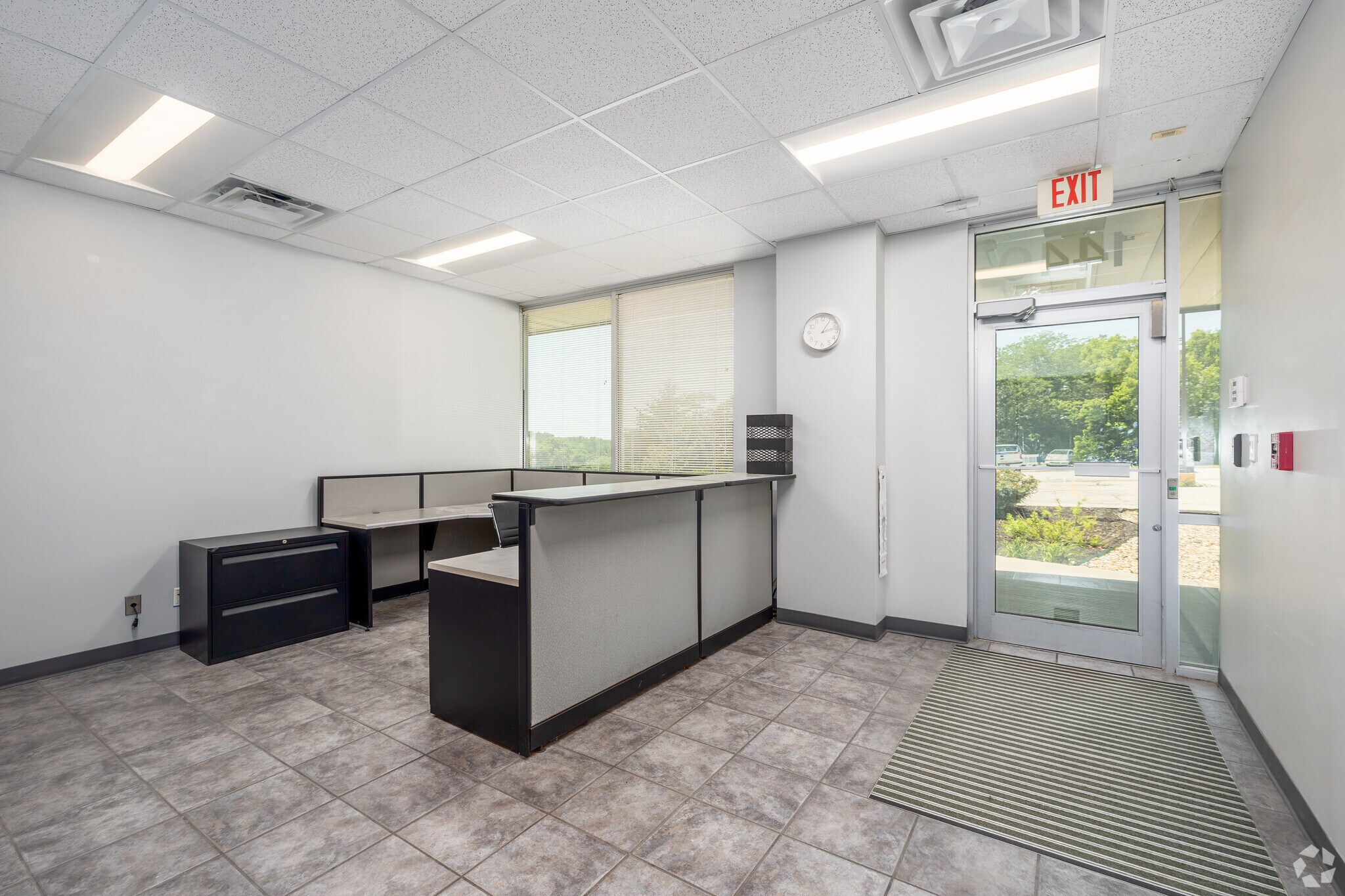 1440 NW Vivion Rd, Kansas City, MO for lease Interior Photo- Image 1 of 14
