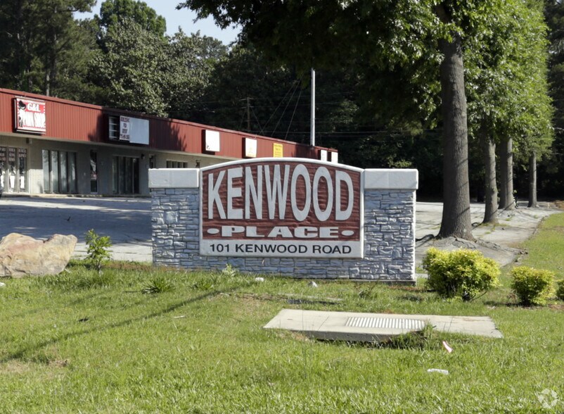 101 Kenwood Rd, Fayetteville, GA à vendre - Photo du bâtiment - Image 2 de 13
