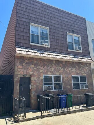 Plus de détails pour 561 Fairview Ave, Ridgewood, NY - Multi-résidentiel à vendre