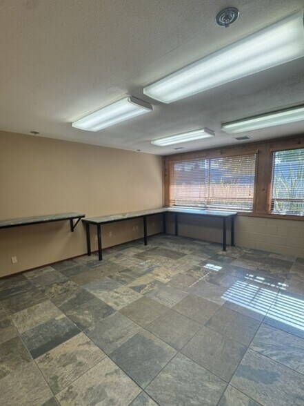 522 Martin Ave, Rohnert Park, CA à louer - Photo intérieure - Image 3 de 18