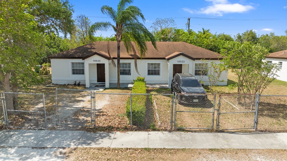 10520 SW 182nd St, Miami, FL for sale - Primary Photo - Image 1 of 1