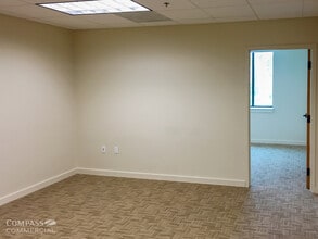 1051 NW Bond St, Bend, OR à louer Photo intérieure- Image 1 de 3