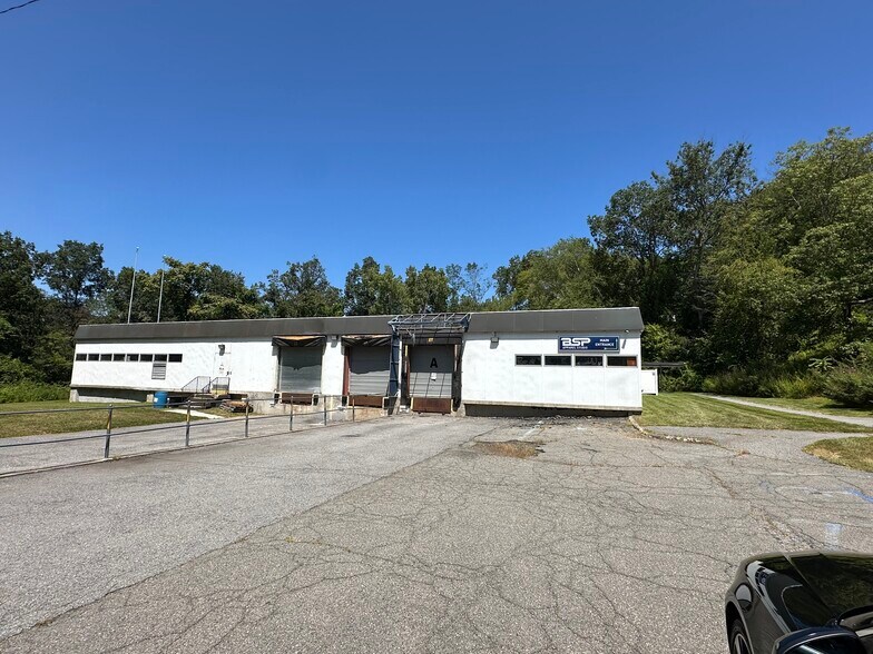 55 Fields Ln, North Salem, NY for lease - Building Photo - Image 1 of 10