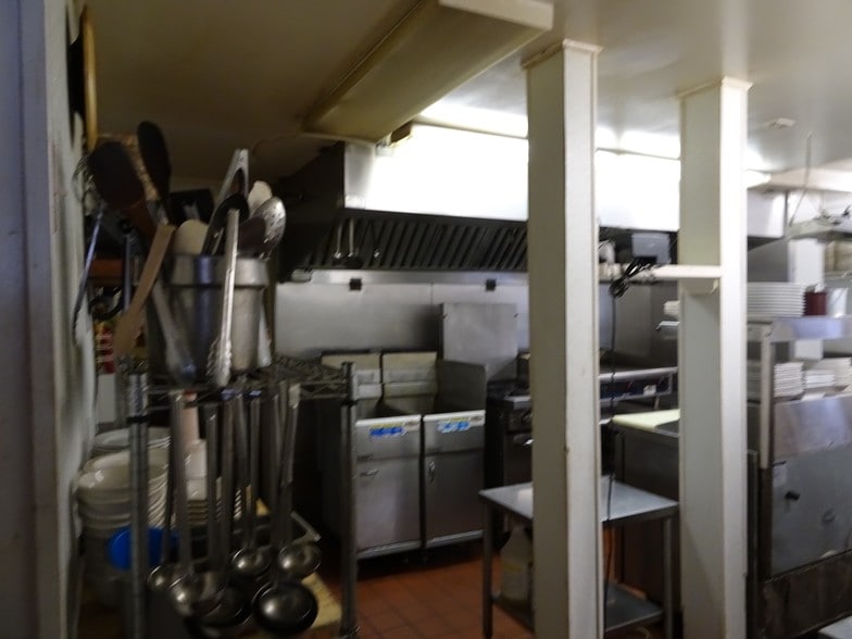 3 N Main St, Wilmington, VT for lease - Interior Photo - Image 3 of 3