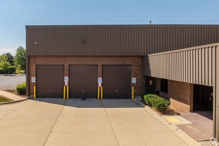 415 E State Pky, Schaumburg, IL for lease - Building Photo - Image 2 of 7