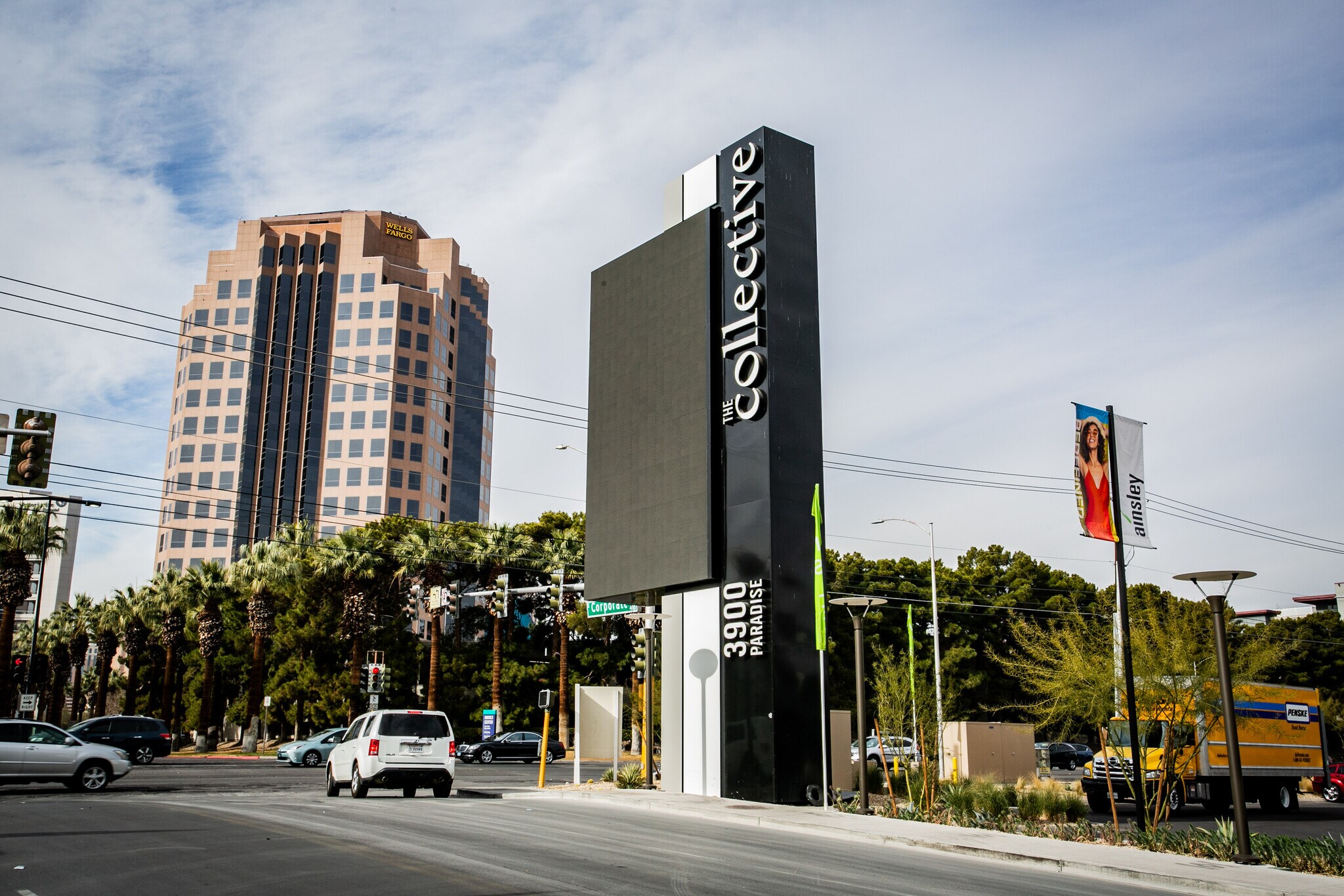 3900-3910 Paradise Rd, Las Vegas, NV for lease Primary Photo- Image 1 of 9