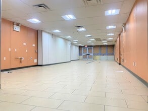 1160-1162 First Ave, New York, NY à louer Photo intérieure- Image 1 de 8