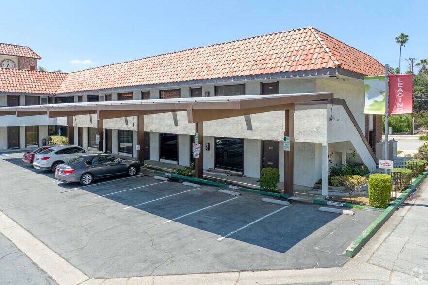 21308 Pathfinder Rd, Diamond Bar, CA à louer - Photo du bâtiment - Image 2 de 18