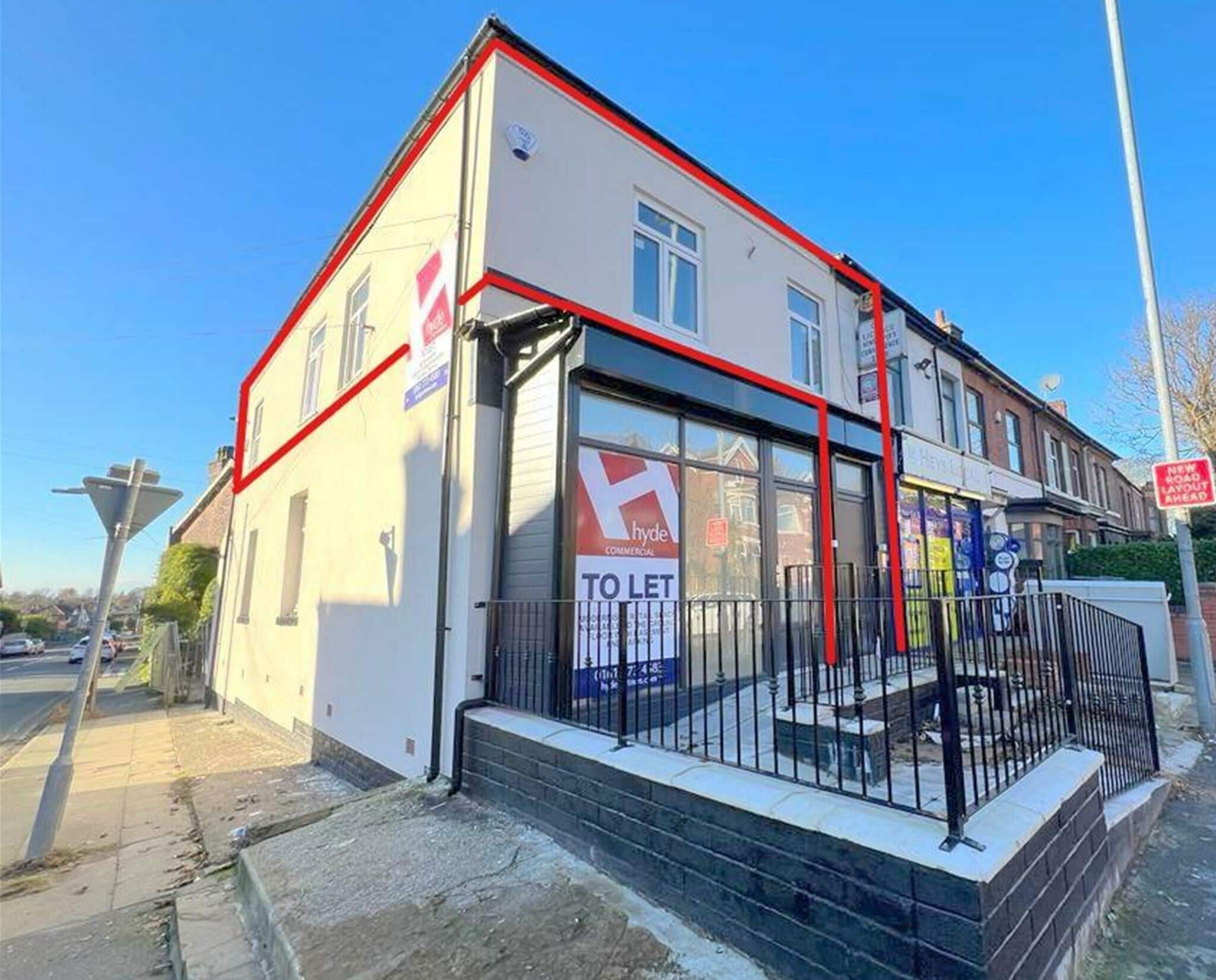 363 Bury Old Rd, Manchester for lease Primary Photo- Image 1 of 2