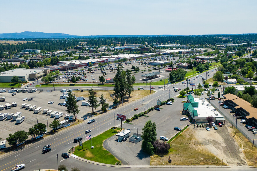 10413 Newport Highway, Spokane, WA à louer - Photo du bâtiment - Image 2 de 3