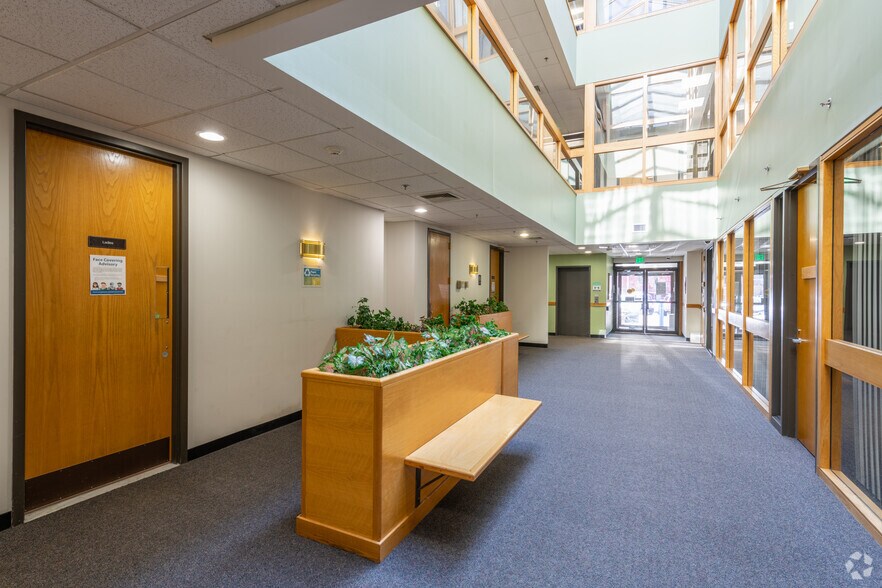 101 Cambridge St, Burlington, MA à louer - Hall d’entrée - Image 2 de 6