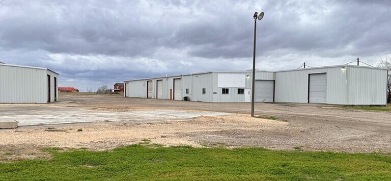 16137 FM 624, Robstown, TX à louer - Photo du bâtiment - Image 1 de 13