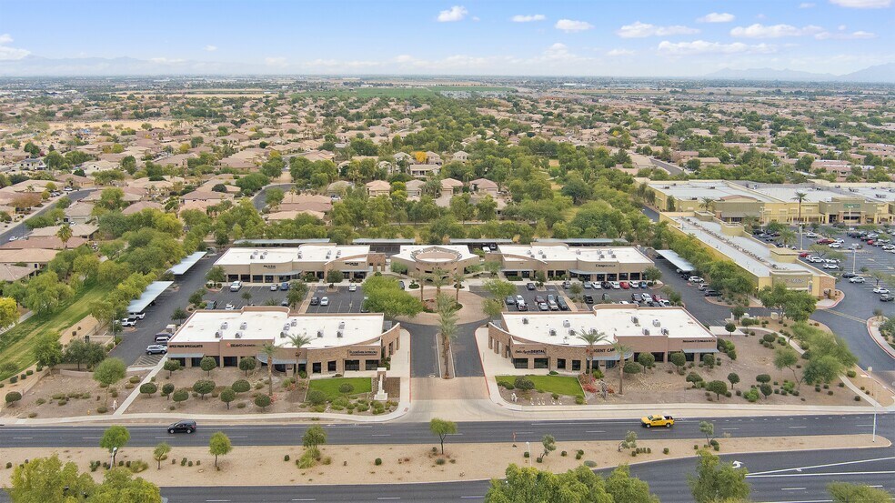 2705 S Alma School Rd, Chandler, AZ à louer - Photo du bâtiment - Image 2 de 13