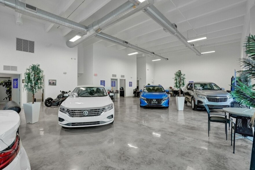 8470 NW 58th St, Doral, FL for sale - Building Photo - Image 2 of 14