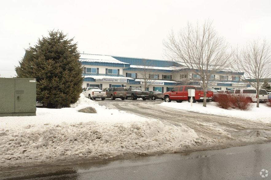 11401 E Montgomery Dr, Spokane, WA à louer - Photo du bâtiment - Image 2 de 2