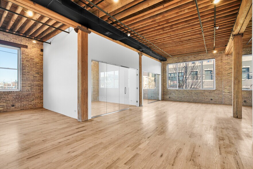 210 N Racine Ave, Chicago, IL à louer - Photo du bâtiment - Image 2 de 10