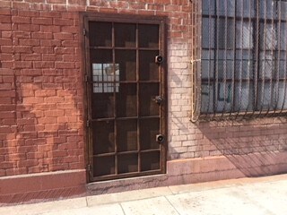 2001 W Gage Ave, Los Angeles, CA à louer - Photo du bâtiment - Image 2 de 6