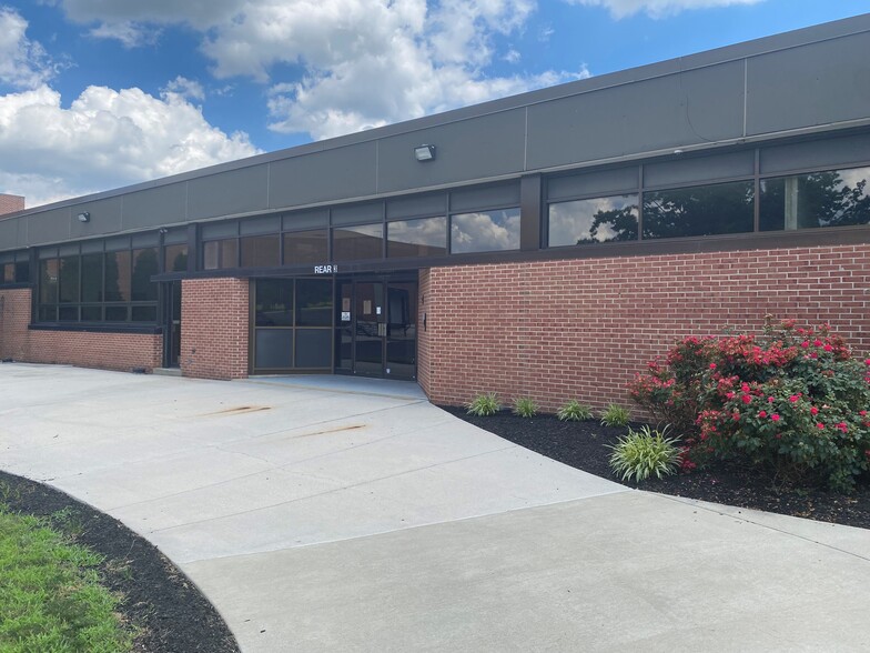 1891 Loucks Rd, York, PA for lease - Building Photo - Image 3 of 8