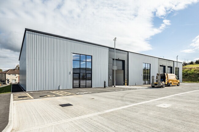 Plus de détails pour 271 Rossendale Rd, Burnley - Industriel à louer