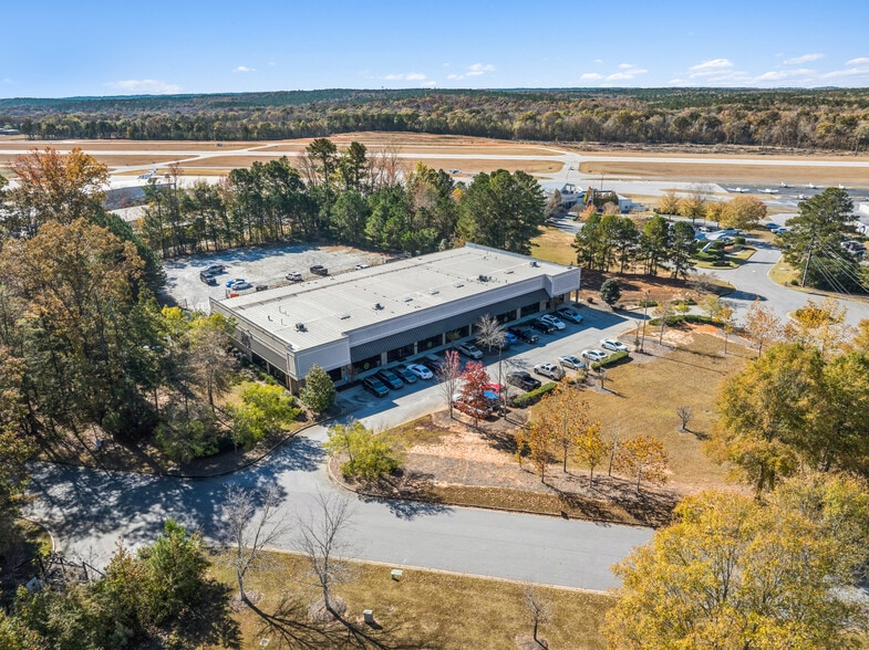 6 Falcon Dr, Peachtree City, GA for sale - Primary Photo - Image 1 of 10