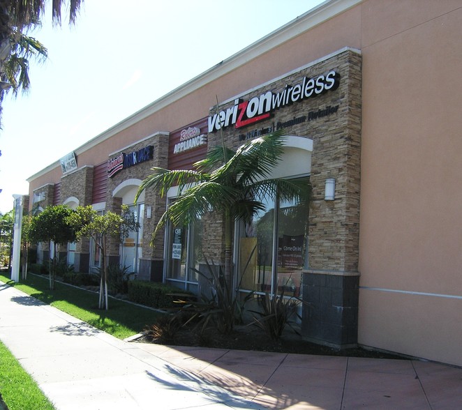 1117-1137 S Oxnard Blvd, Oxnard, CA for sale - Building Photo - Image 1 of 1